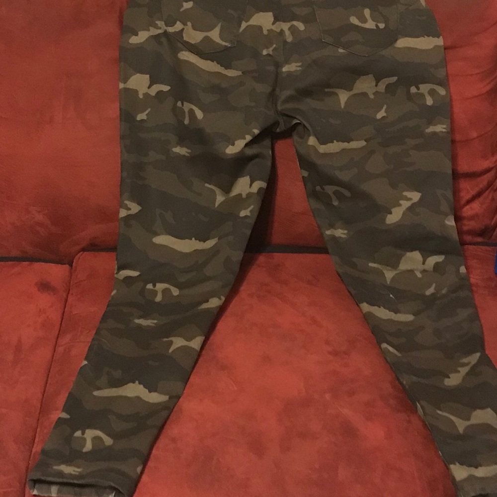Light weight camouflage jeans
